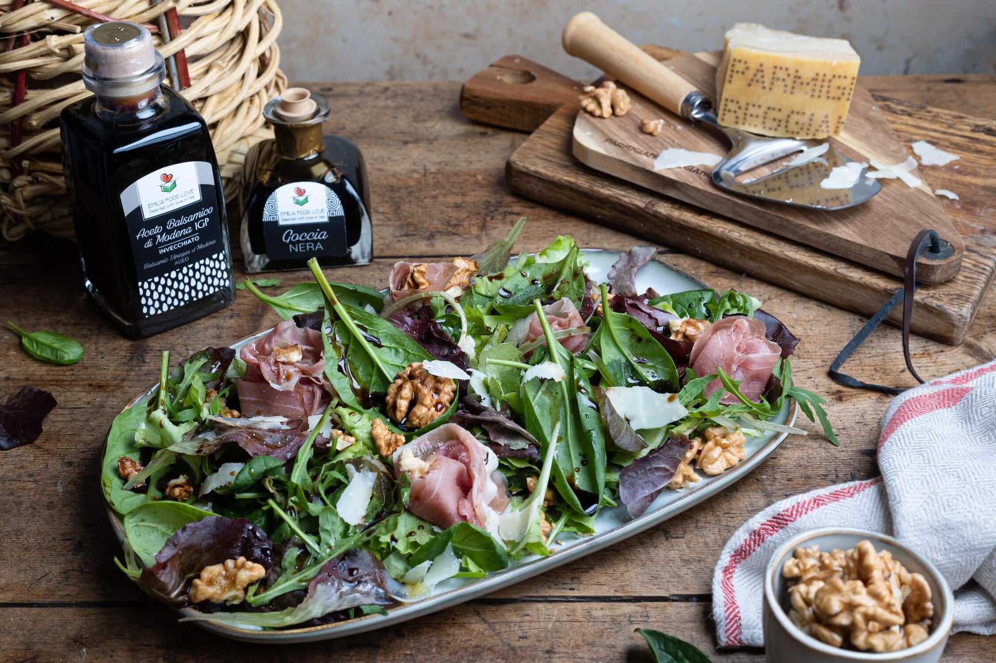 MISTICANZA SALAD with Parmigiano Reggiano cheese, walnuts, Parma ham and balsamic